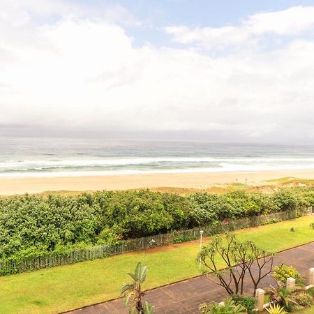 L'Escalier Cabanas 404 Amanzimtoti Bagian luar foto