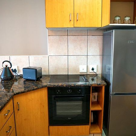 L'Escalier Cabanas 404 Amanzimtoti Bagian luar foto