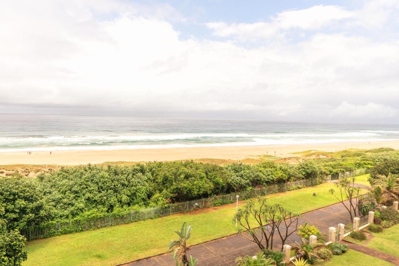 L'Escalier Cabanas 404 Amanzimtoti Bagian luar foto