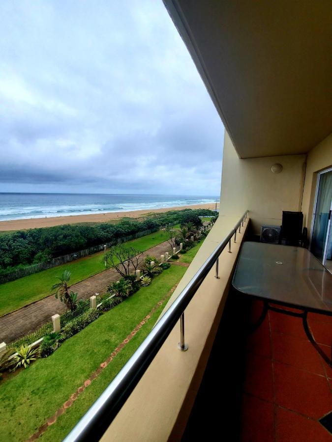 L'Escalier Cabanas 404 Amanzimtoti Bagian luar foto