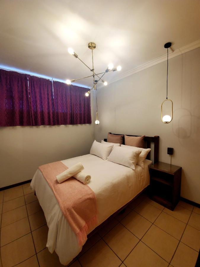 L'Escalier Cabanas 404 Amanzimtoti Bagian luar foto