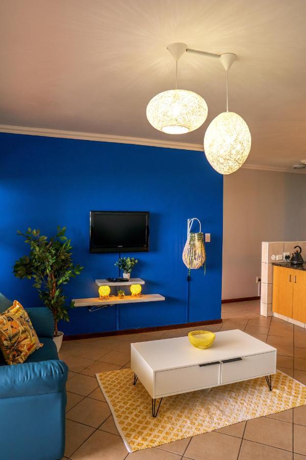 L'Escalier Cabanas 404 Amanzimtoti Bagian luar foto