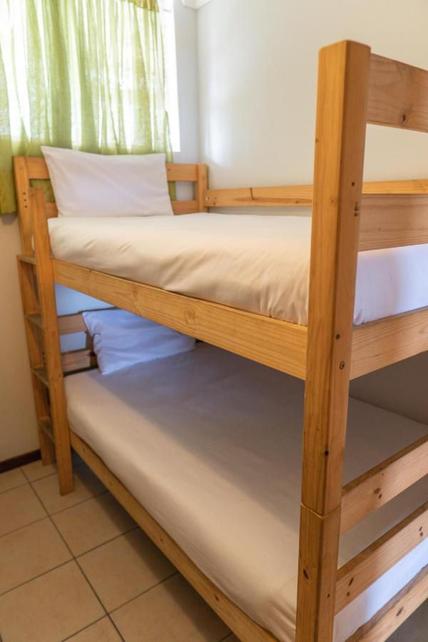 L'Escalier Cabanas 404 Amanzimtoti Bagian luar foto